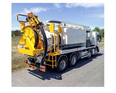 Vacuum Truck Supplies - Vacuum Excavator 410Hp | DrainVac 8000