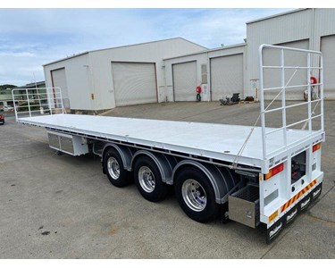 Midland - Flat Deck Trailer | Tri Axle Flat T