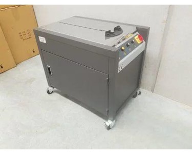 XS-1200 DC Direct Semi Auto Strapping Machine With Enclosed Frame