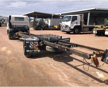 Hino - Used Cab Chassis Truck | 916 Long | 300 Series