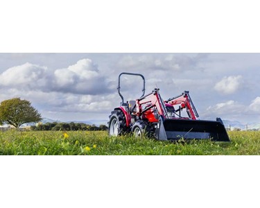 Compact Farm Tractor 2.5L 4 Cylinder Diesel Power | Farmall B Series