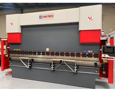 CNC-TECH - CNC Pressbrake 3 m X 110 ton 5 axes