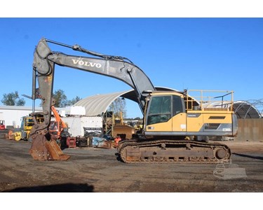 Volvo - Used Excavator | 2016 Volvo EC300DL