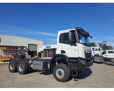 Iveco - Cab Chassis Truck | T-Way 6x6 