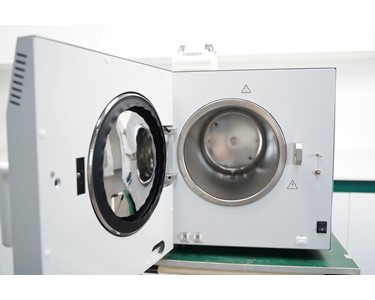 Hatmed - 23 Litre Essential Dry Vacuum Autoclave B & S Class with USB P1 Q71B