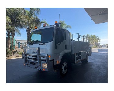 Isuzu - Used Service Truck | F Series FSS110-210
