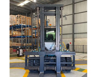 Konecranes - Electric Forklift | 10-25 Tonne
