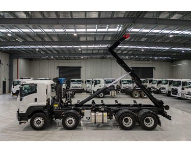 STG Global - Hooklift Trucks | HL22