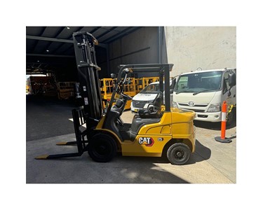 Cat - Used 2.5T Diesel Forklift – DP25N