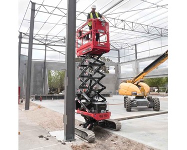 Athena - Bi-levelling Tracked Scissor Lift 850 | 7.9 m 