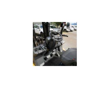 Cat - LPG Forklift | 4.0-5.5 Tonne