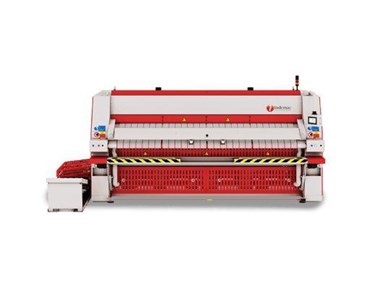 Richard Jay - ILC1033 Industrial Ironer Folder