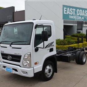 EX6 MWB Cab Chassis Truck