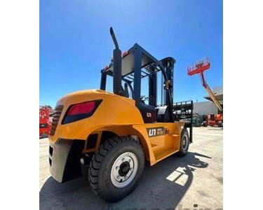 UN Forklift - 7.0T Heavy Duty Diesel Forklifts | FD70T-2W400SSFP