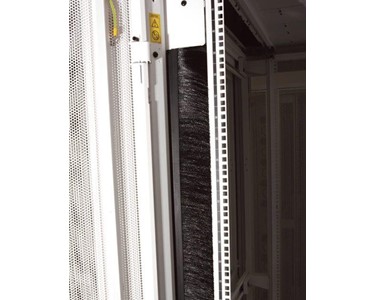 Siemon - Data Center Cabinets | V800