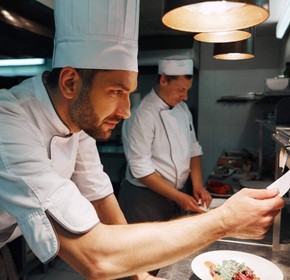 How To Select The Perfect Chef Uniforms