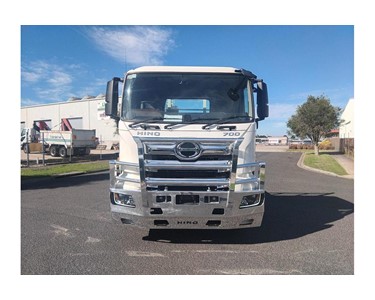 Hino - Beavertail Truck | FS 2848 AMT Air 6x4