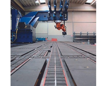 Large Format Steel Plate Welding | Rail Vehicle Production Line (RVP)