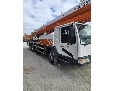 Zoomlion - Pre Owned Hydraulic Truck Crane | QY25V