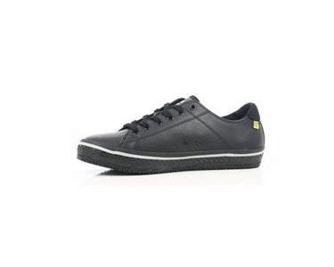 Closed And Sporty Shoes | Clark - Comfortable Leather Sneaker For Him