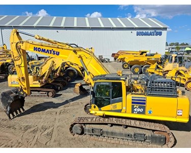 Komatsu - Used Excavator | 2021 Komatsu PC490LC-11