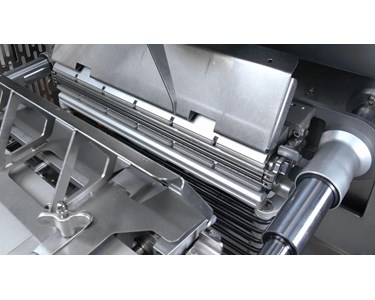GEA - Vertical Form Fill Seal Machine | SmartPacker CX400