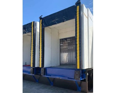 Dock Shelter | S-2000 Compression Seal