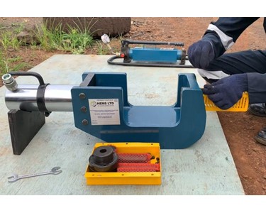 HEMS -  Pin Pusher for Small Tracks: HEPP 30T & 50T