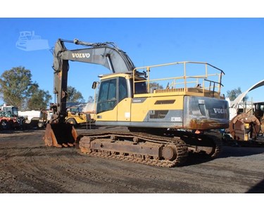 Volvo - Used Excavator | 2016 Volvo EC300DL