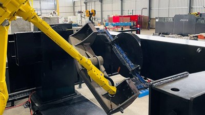 Robotic Welding System for Welding Large, Heavy Parts