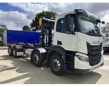 Iveco - S-Way AD270 Hooklift Truck