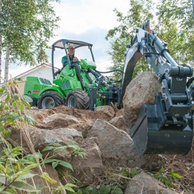 Backhoe Loader Attachment | Avant Compact Articulated Loaders
