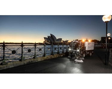 Bucher Municipal - Compact sweeper | CityCat V20e