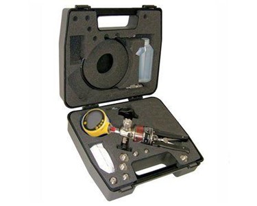 Druck - Hand Pump Kit With DPI104-IS Test Gauge