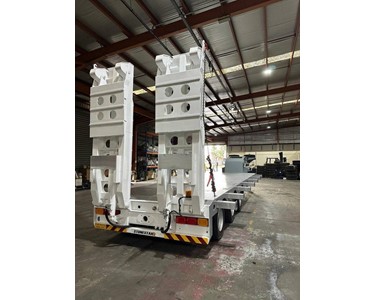 Stonestar - Low Loader Trailer With Goose Neck