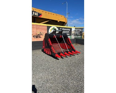 Roo Attachments - 50T HD Rock Bucket