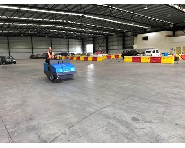Conquest - Ride-On Industrial Floor Sweeper HD120-D