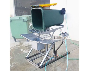 Simpro - Mobile Wheelie Bin Washer | BinBlaster