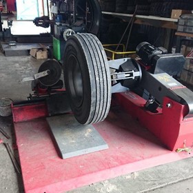Truck and Earthmoving Equipment Tyre Changer | LC590