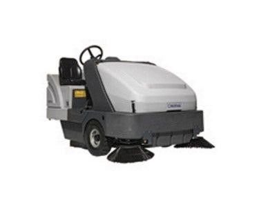 Nilfisk - Rider Sweeper 13,400m²/hour | SR1601 