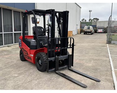 Summit - Summit K25C 2.5 Ton Counterbalance Diesel Forklift (3m, 2 stage)