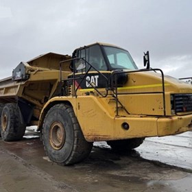 Used Dump Truck | 2005 740 EJ 