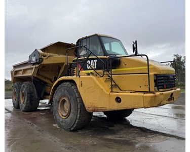 Caterpillar - Used Dump Truck | 2005 740 EJ 