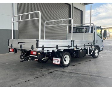 Isuzu - Tray Dropside Truck | NPR 45/65-175 DT D34 Tradepack