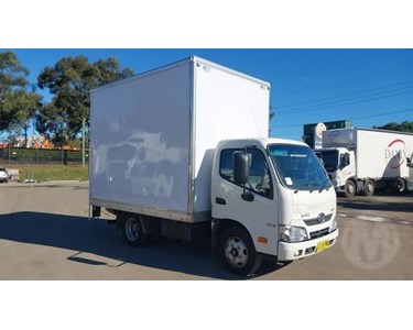 Hino - Used Pantech Truck | 300 SERIES - 616