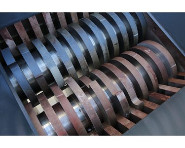 Enerpat - Double Shaft Tyre Shredder/Continuous Tyre Processing