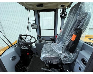 Summit - 933 6.6T Wheel Loader 125HP Cummins