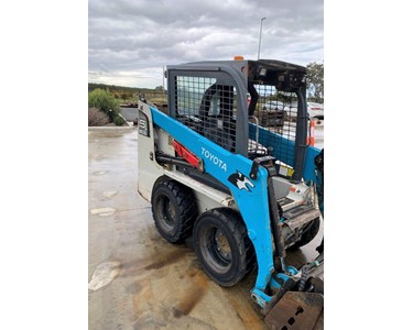 Toyota - Used Huski 5SDK5 Skid Steer Loader