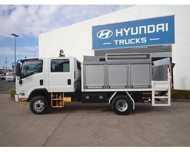 Isuzu - Used Service Truck | 2017 NPS 75-155 