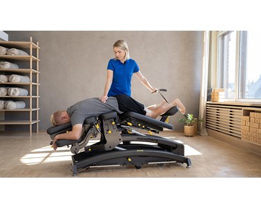 Manuthera 242 Advanced Mobilisation & Manipulation Table